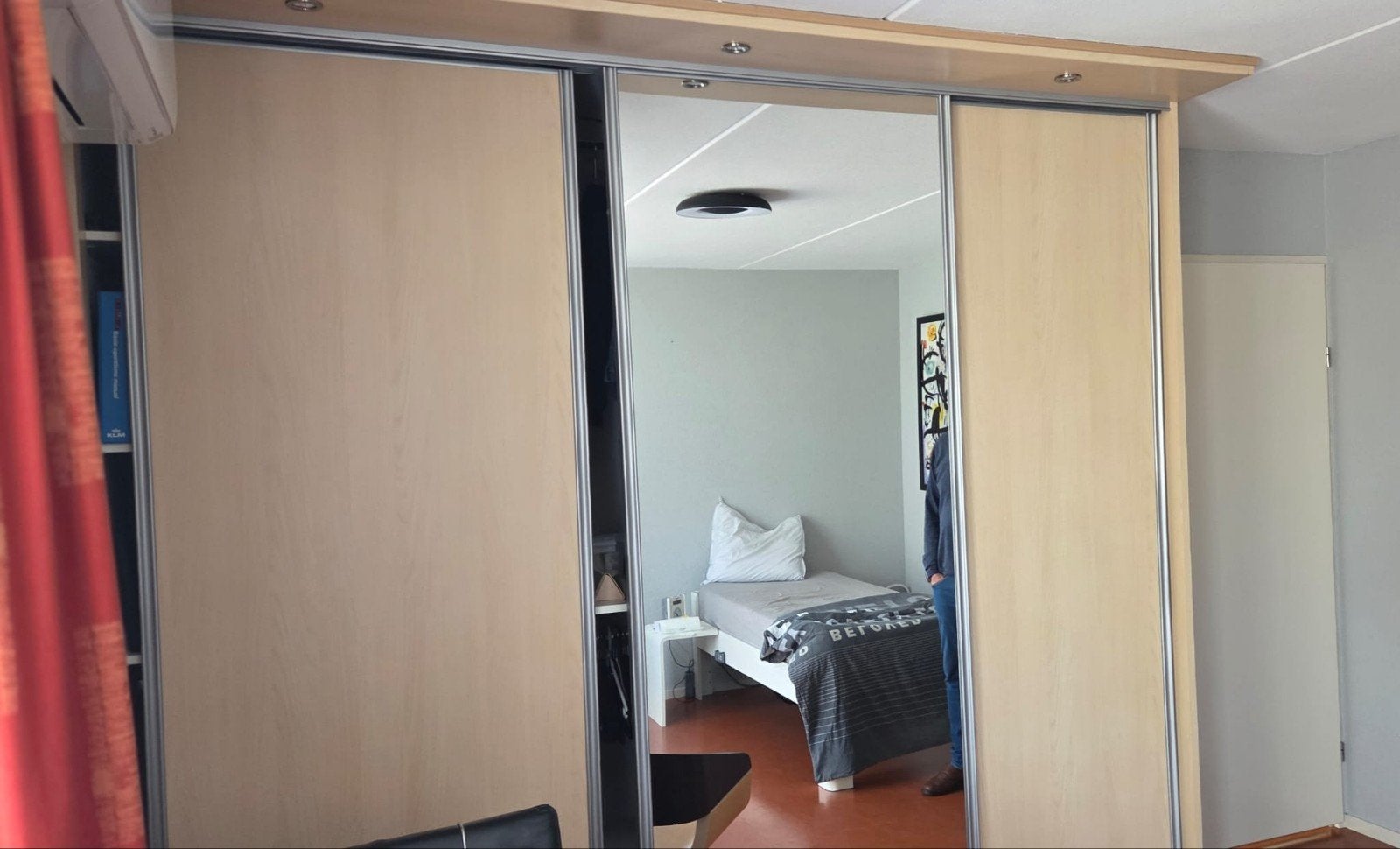 Kledingkast met schuifdeuren en spiegel, Huis en Inrichting, Kasten | Kledingkasten, Ophalen, 200 cm of meer, Zo goed als nieuw