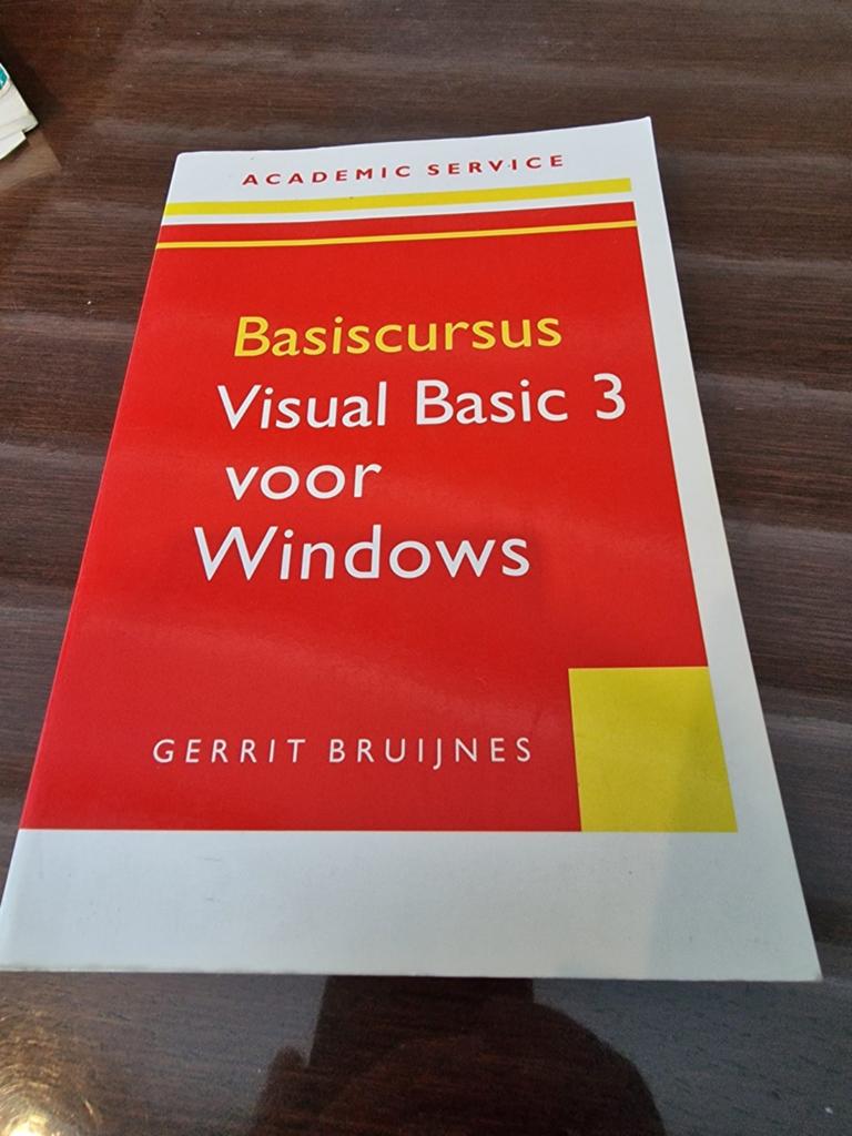 IT Boeken: Visual Basic, dBase IV, Ami Pro (4 stuks), Boeken, Informatica en Computer, Ophalen of Verzenden, Gelezen, Programmeertaal of Theorie