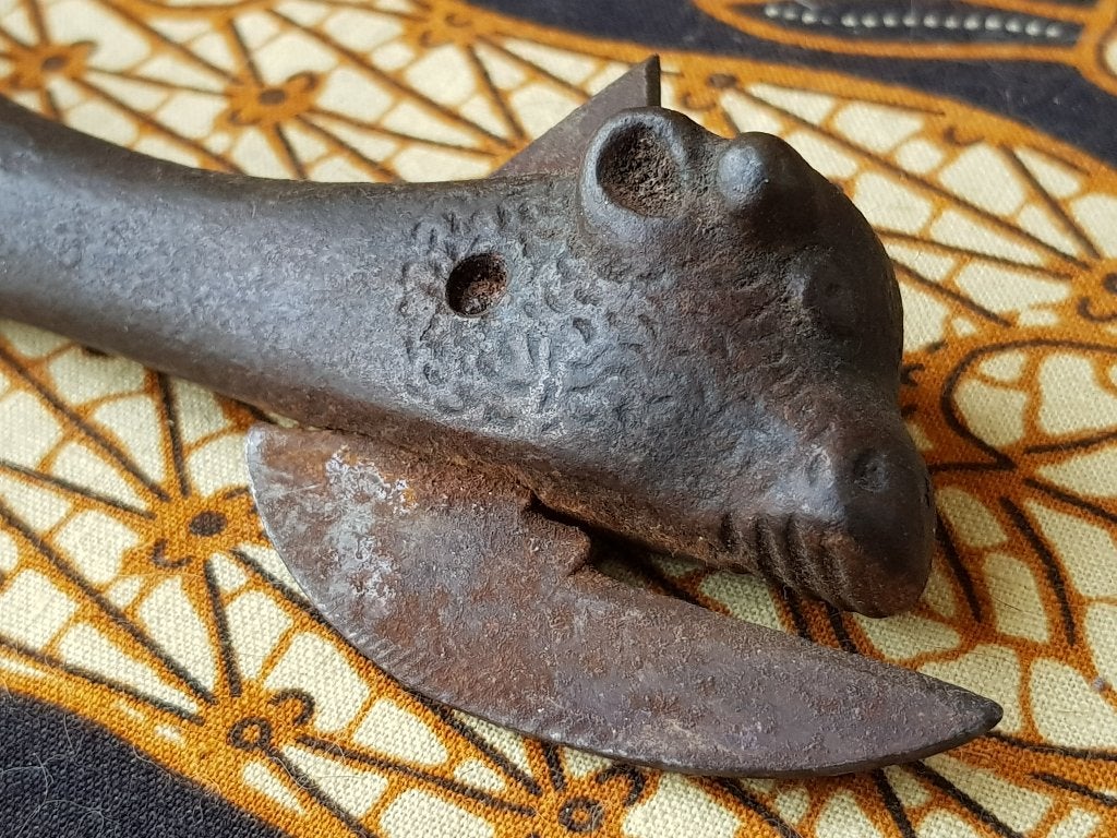Antieke koeienkop blikopener uit Engeland van ijzer 15,3 cm., Ophalen of Verzenden