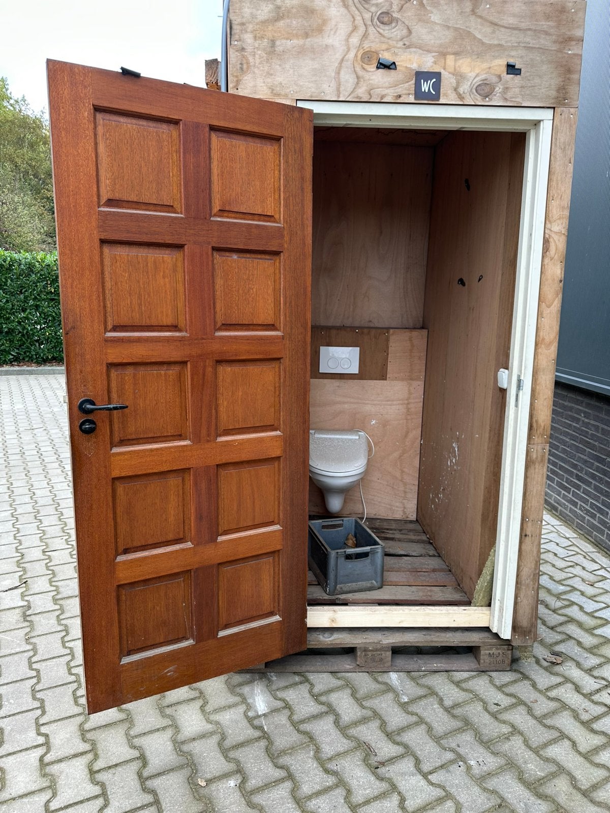 Wc / Toilet gebouwtje met Geberit WC, Ophalen, Gebruikt, Info@marktplaats.nl, Geberit