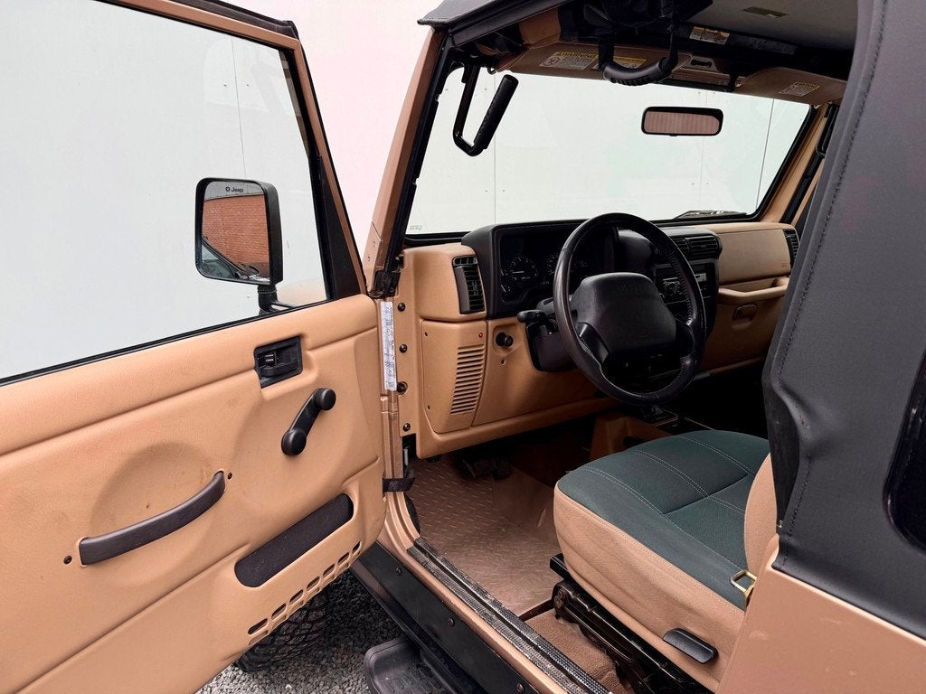 Jeep Wrangler 4.0i | Automaat | 2000 | Uniek |, Gebruikt, Huisgarantie, Vierwielaandrijving, 1470 kg