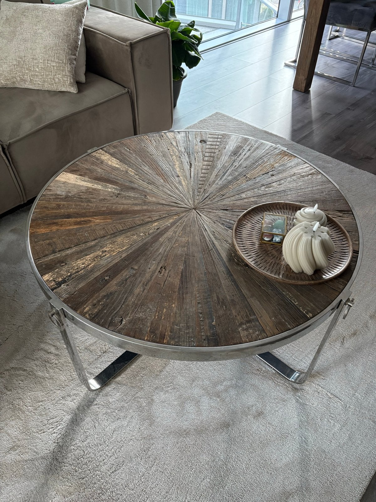 Colmore ronde salontafel van hout met zilveren accenten, Ophalen, Gebruikt, 50 tot 100 cm, Rond