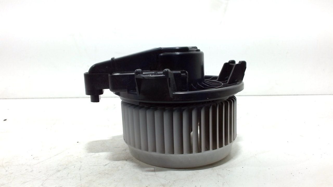 Kachel ventilator motor Toyota RAV4, Onderdelen@venauto.nl, Van der Ven Autorecycling B.V., Gebruikt, Ettenseweg 76, 4706 PB Roosendaal, The Netherlands