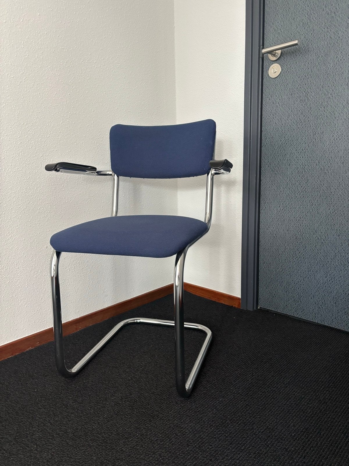 6x Gispen Cordemeyer buisframe stoelen – 3 met armleuningen, Huis en Inrichting, Ophalen, Gebruikt, Blauw, Metaal
