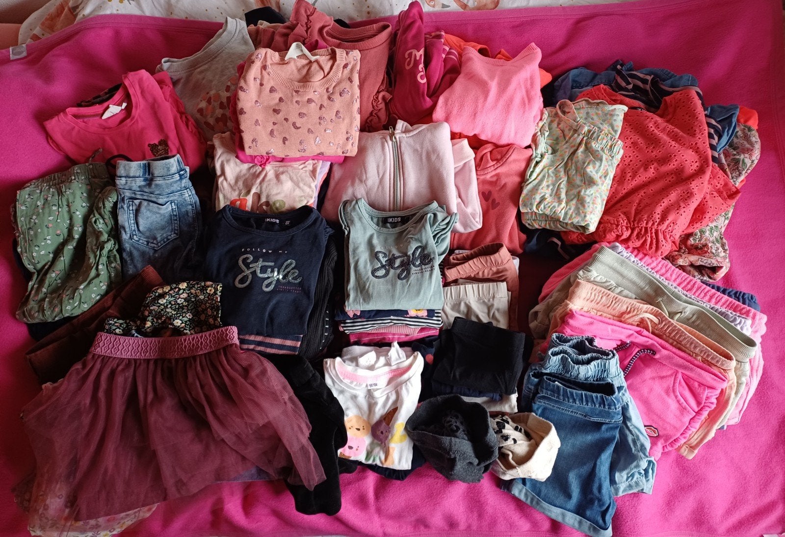 Kledingpakket maat 98-104 (o.a. Zeeman, Hema, Terstal), Ophalen, Gebruikt, Meisje, Setje