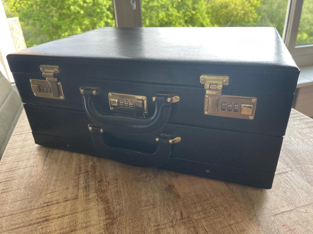 Claymore attachékoffer met uitbreidbaar compartiment, Sieraden, Tassen en Uiterlijk, Koffers, Ophalen, Slot, Zo goed als nieuw