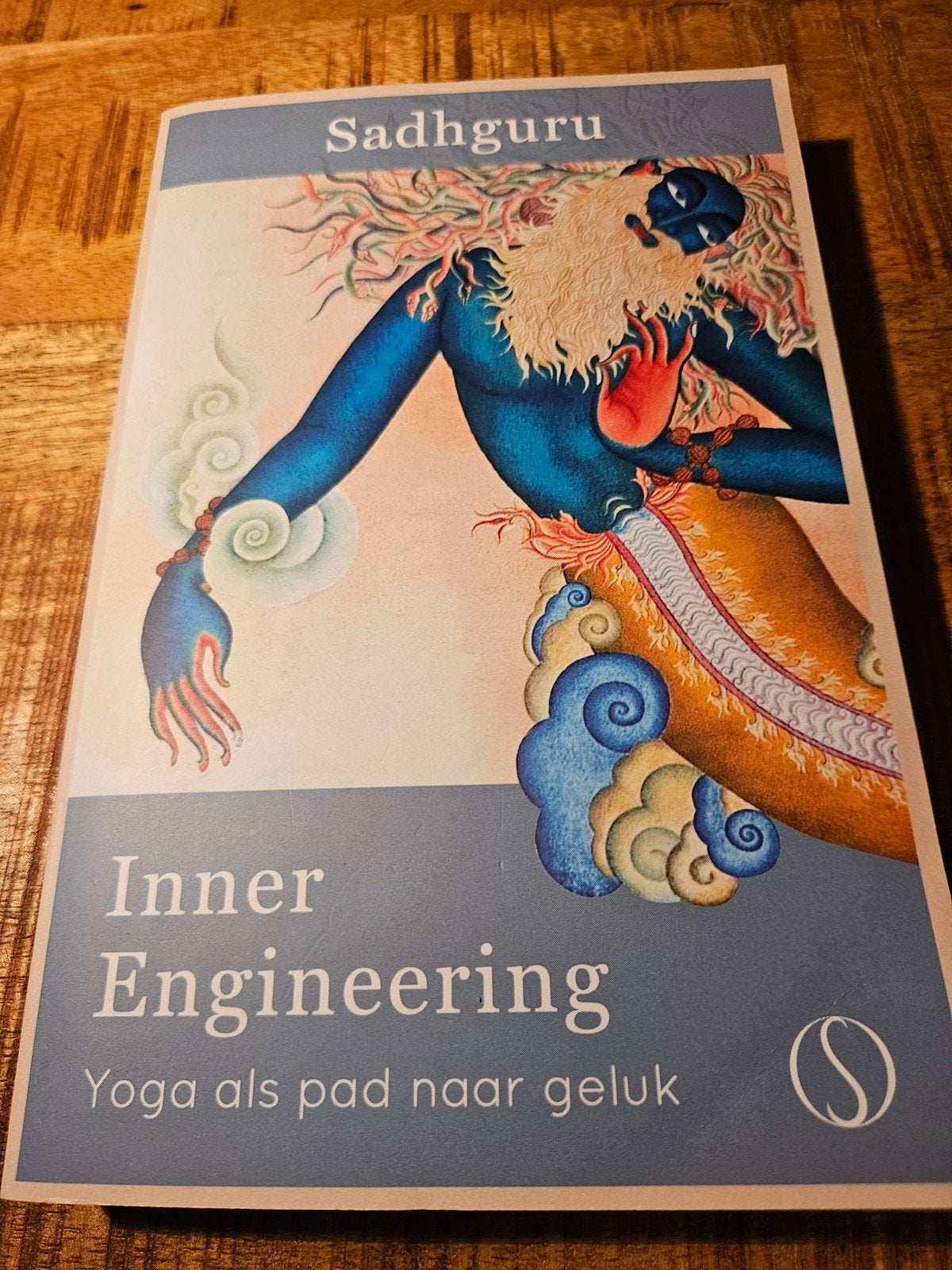 Sadhguru - Inner Engineering: Yoga als pad naar geluk, Boeken, Meditatie of Yoga, Ophalen of Verzenden, Instructieboek, Sadhguru