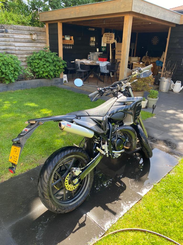 Sherco blackmoon, Fietsen en Brommers, Scooters | Kymco, Zo goed als nieuw, Overige modellen, Benzine, Ophalen