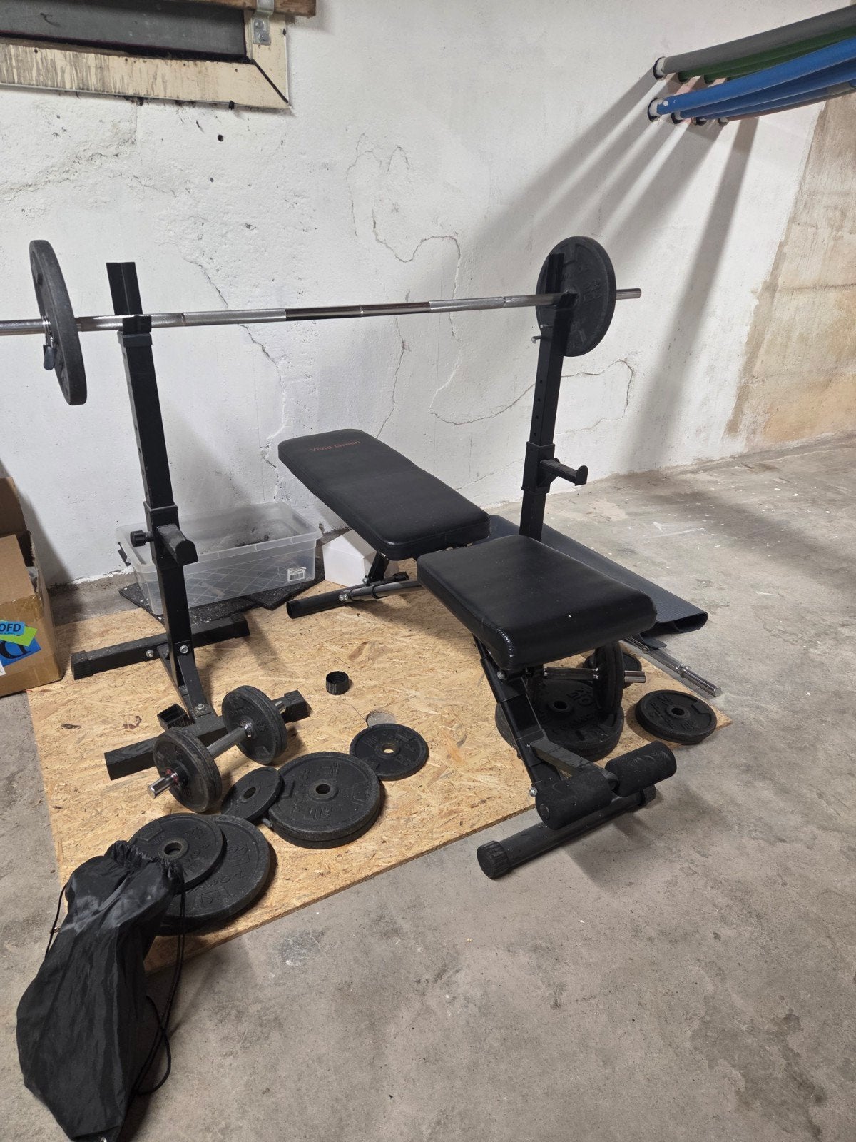 MOET WEG - home gym set  met halterbank en gewichten, Ophalen, Gebruikt, Krachtstation, Metaal