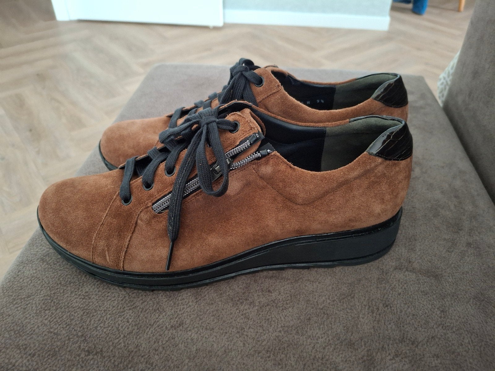 Sneakers Durea 43 1/2 dames NIEUW, Durea, Bruin, Nieuw, Ophalen of Verzenden