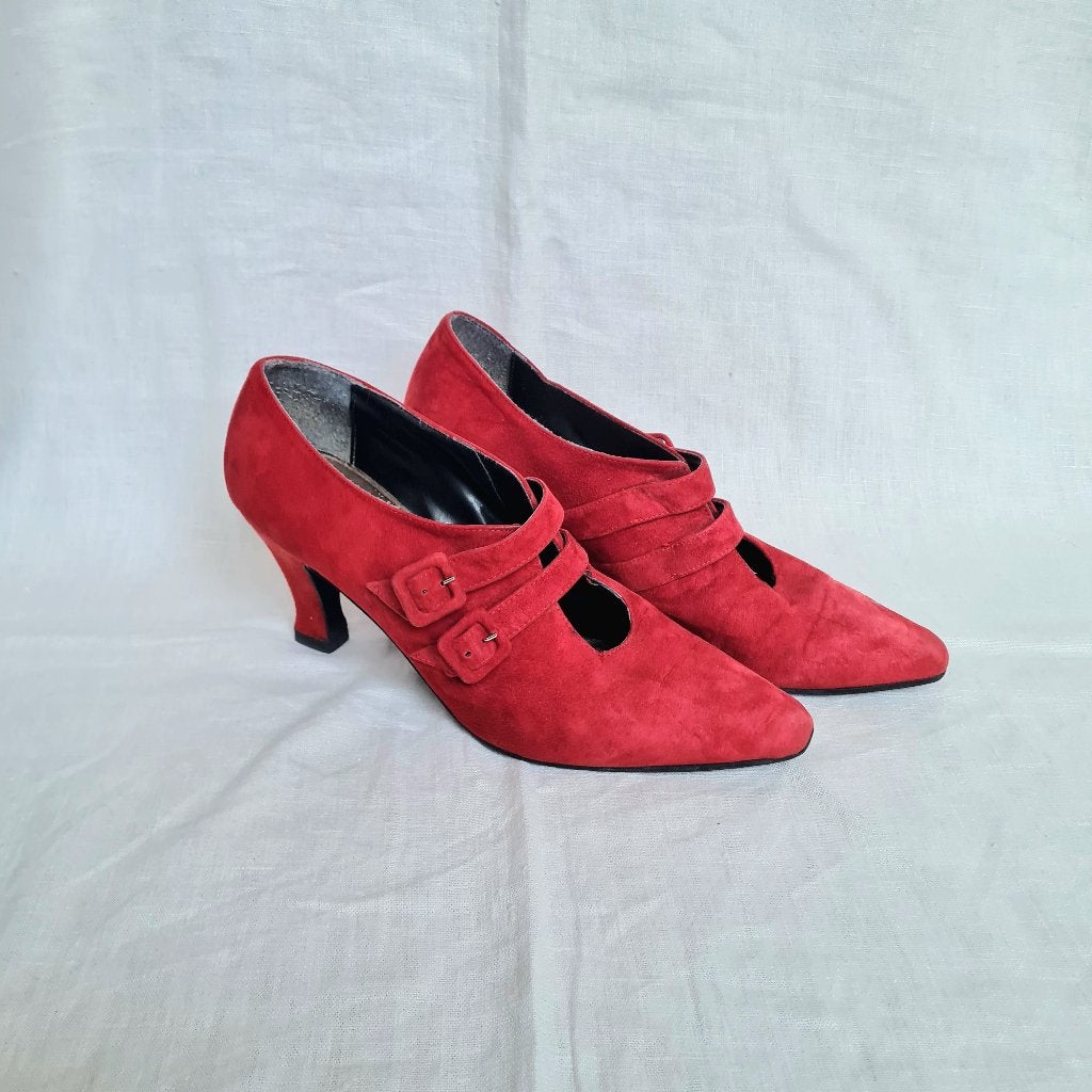 Rode vintage Mary Jane-pumps van echt suède met hoge hakken, Marie Claire, Ophalen of Verzenden, Schoenen met hoge hakken, Gedragen