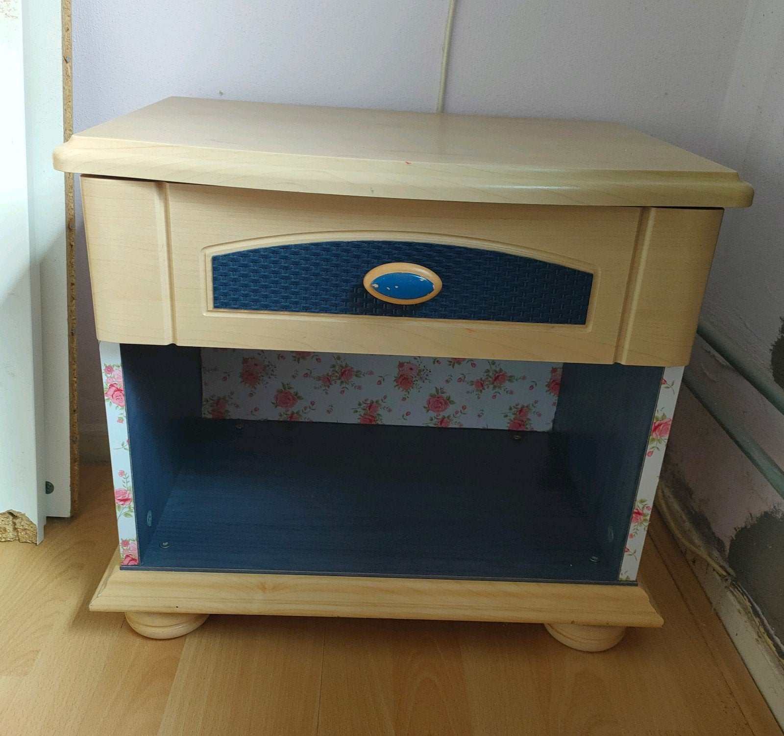 Gewrapt nachtkastje, Ophalen, Gebruikt, 45 tot 65 cm, Minder dan 55 cm