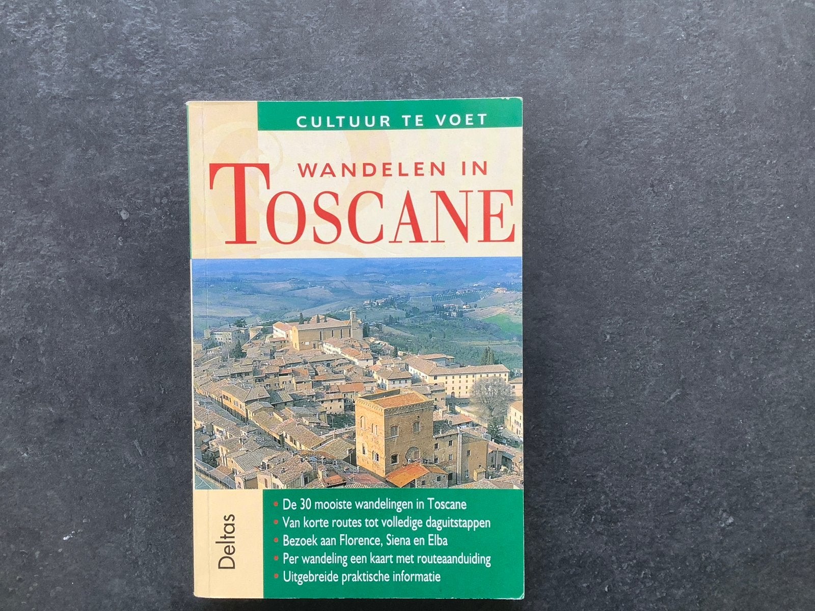 Wandelen in Toscane - Cultuur te voet, Boeken, Overige merken, Fiets- of Wandelgids, Europa, Ophalen of Verzenden