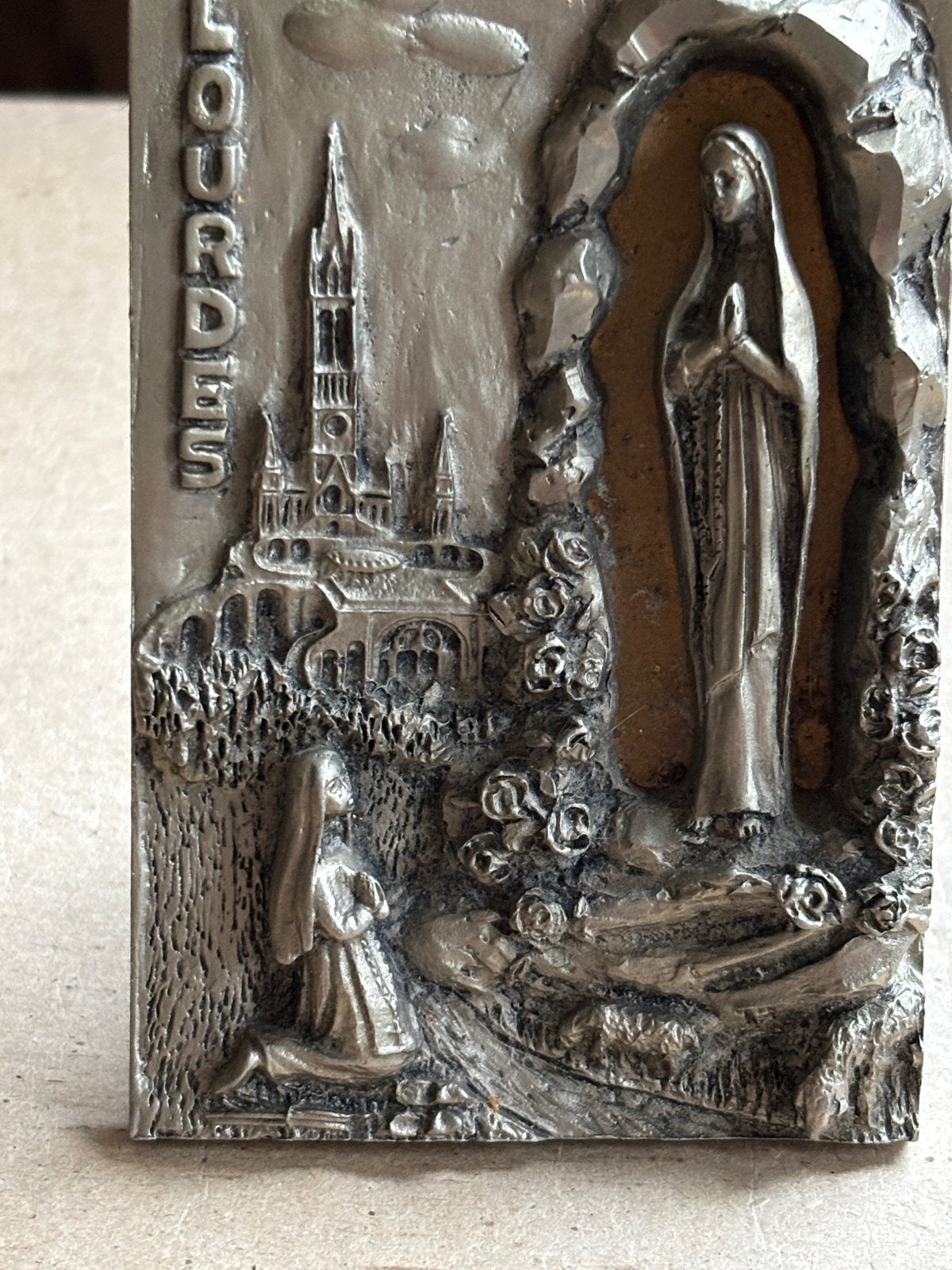 Vintage  9 cm Lourdes Maria tin  Made in Italy, Verzenden