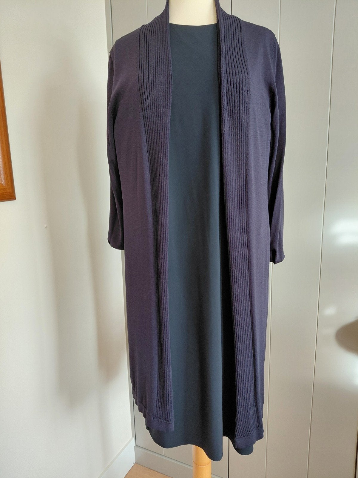LILYTIME donkerblauwe jurk en lang vest, Kleding | Dames, Blauw, Maat 42/44 (L), Ophalen of Verzenden, Knielengte