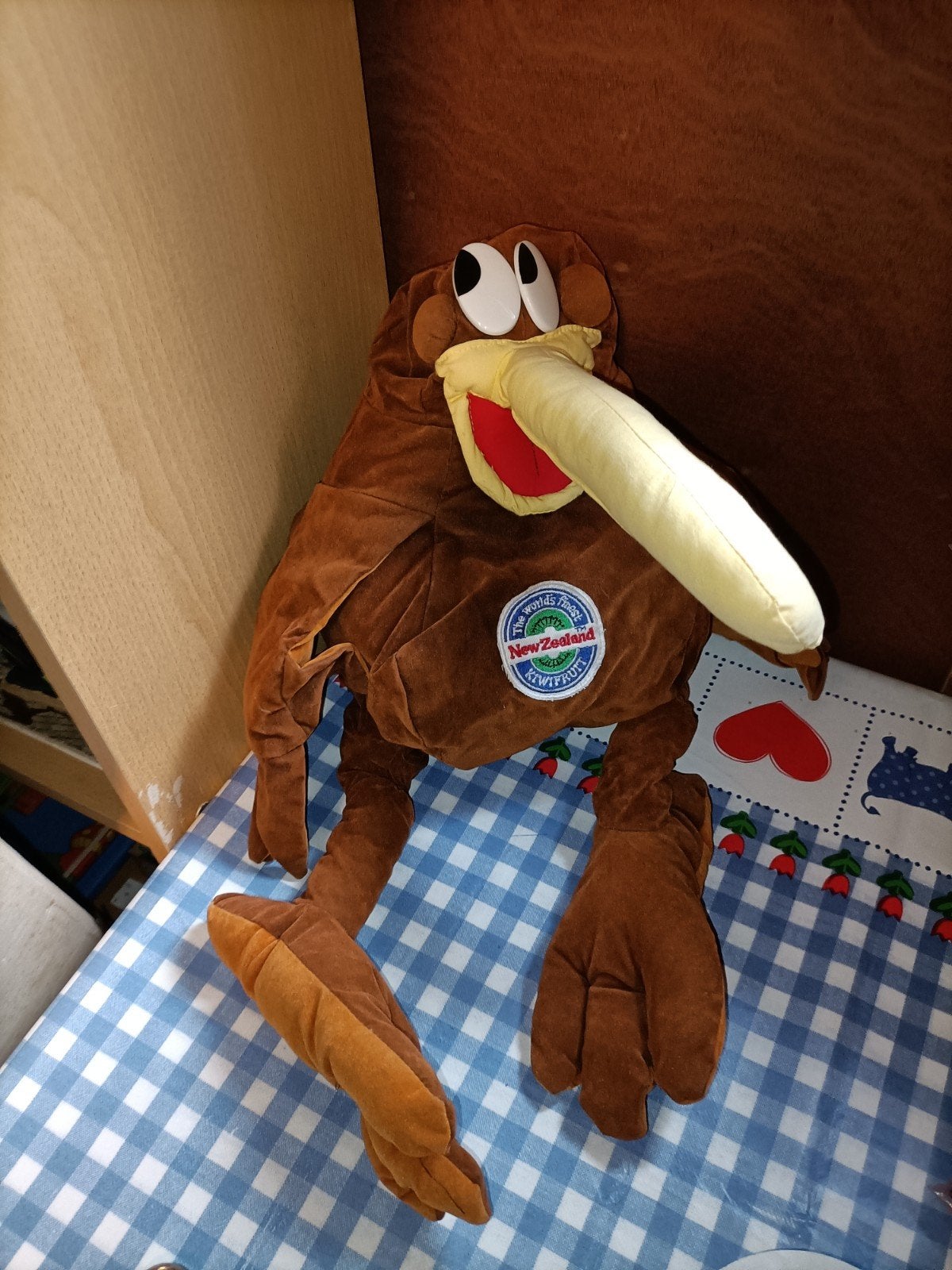 Kiwi knuffel met daaraan vast kiwi 🥝 die er ook in kan, Ophalen of Verzenden, Zo goed als nieuw, Overige typen