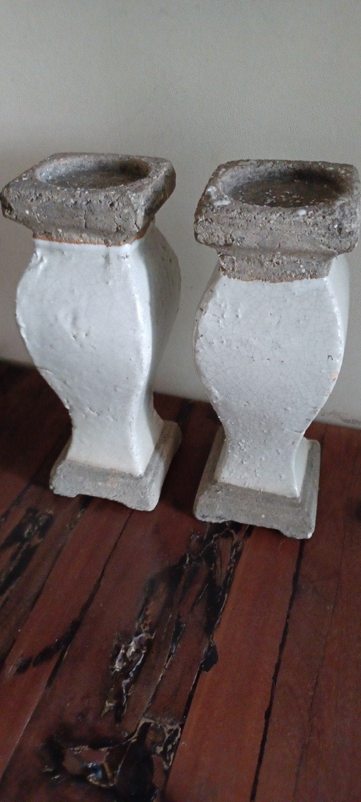 Betonnen kandelaars, Ophalen, Grijs