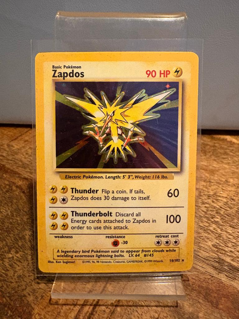 Zapdos Pokémon Kaart 16/102 Holo Foil - Base Set, Ophalen of Verzenden, Zo goed als nieuw, Losse kaart, Foil