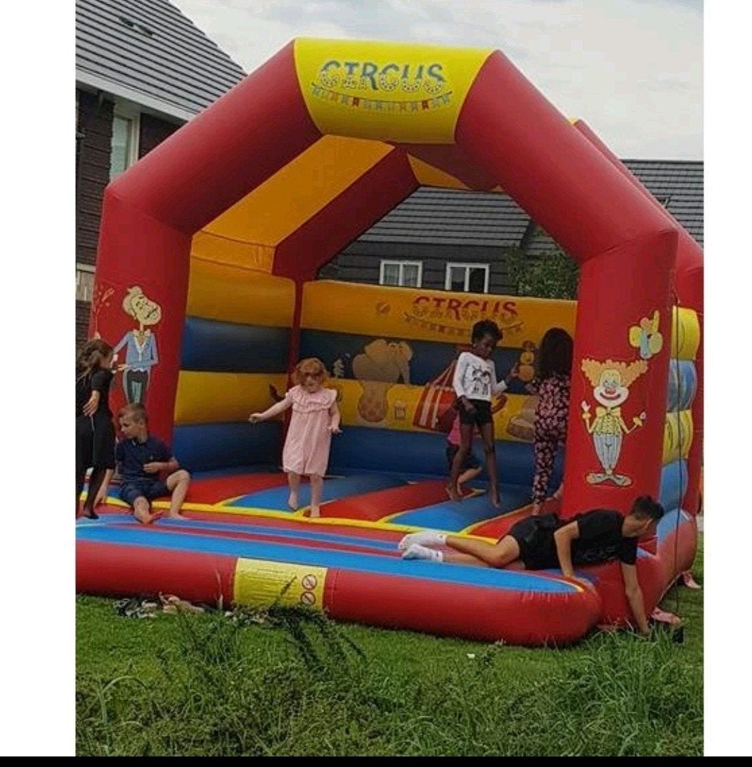 Springkussen Circus 4x5m inclusief blower en certificaat, Ophalen, Gebruikt