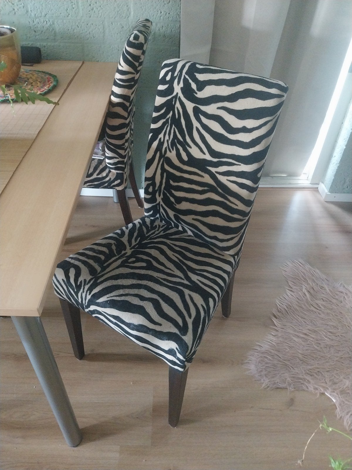 4 stoelen met gratis tafel!, Ophalen, Zo goed als nieuw, Stof, Vier