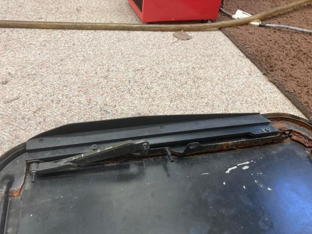 Gezocht Vermeulen-Hollandia VST schuifdak Volvo 240, Auto-onderdelen, Carrosserie en Plaatwerk, Ophalen of Verzenden, Voor, Volvo