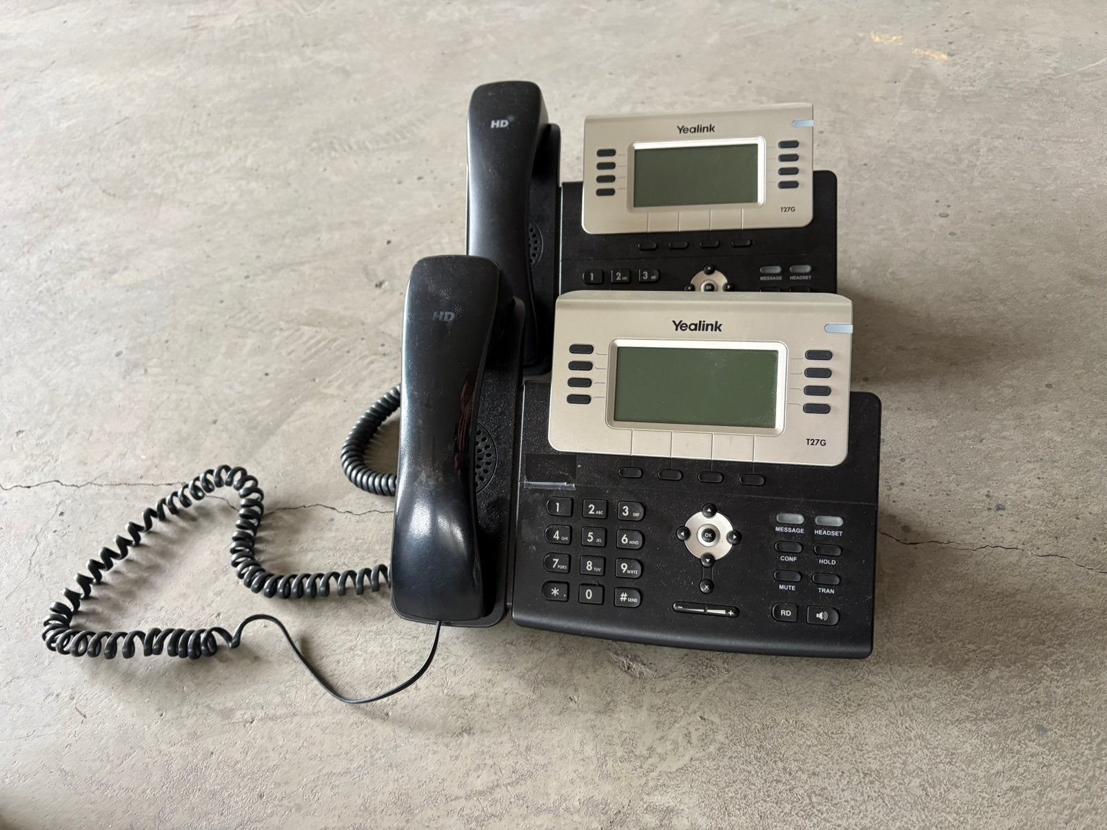 2x Yealink T27G IP telefoon VoIP bureautelefoon, Telecommunicatie, Ophalen of Verzenden, Zo goed als nieuw