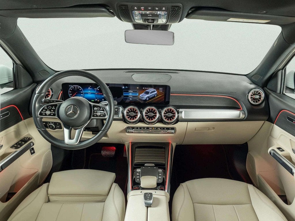 Mercedes-Benz EQB 250 Luxury Line 67 kWh | Panorama dak, Auto's, Mercedes-Benz, Gebruikt, 190 pk, 468 km, Wit