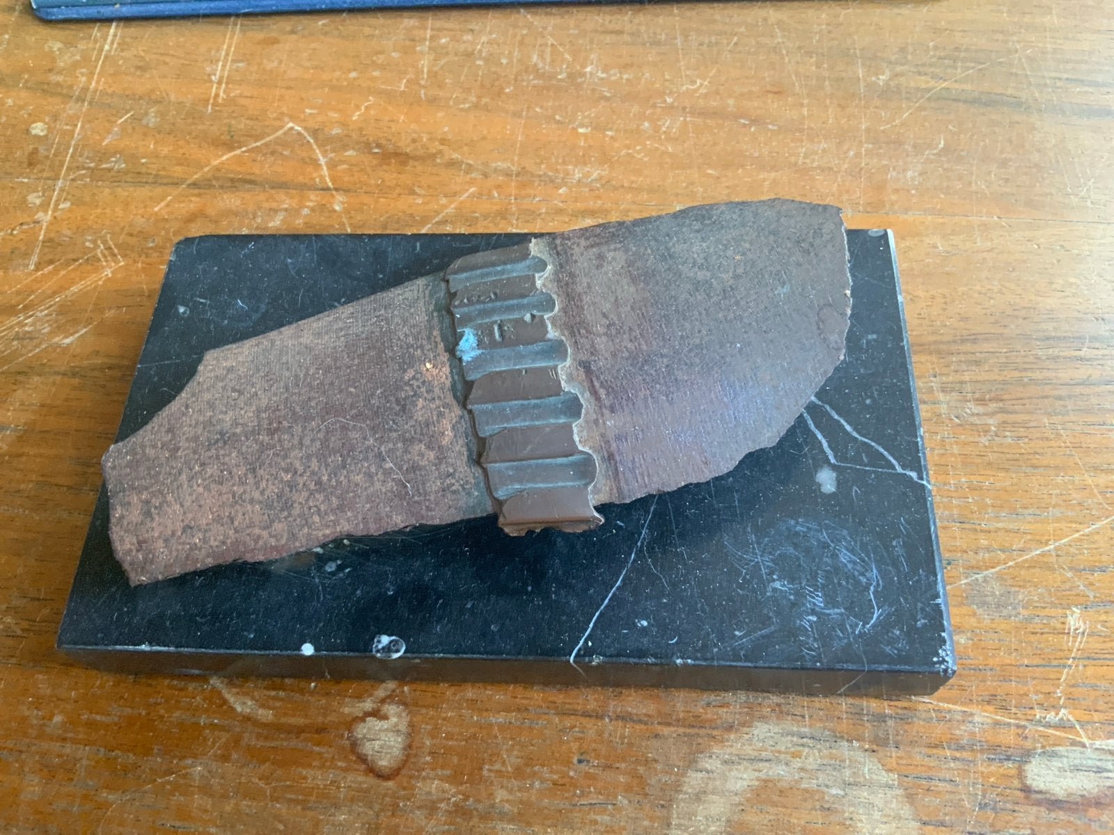 Trench Art Presse-papier van granaatscherf 16 x 9,5 cm, Ophalen of Verzenden, Overige soorten, Overige gebieden, Kunstobject