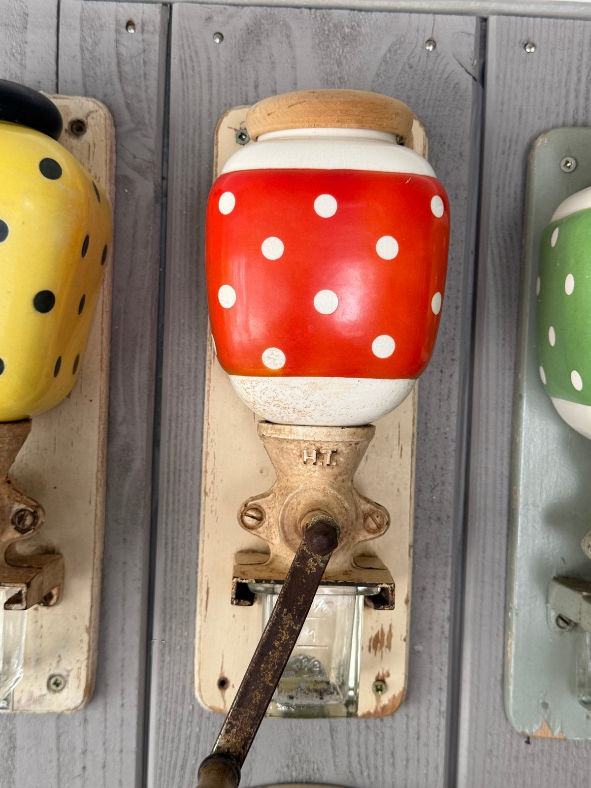 Vintage wandkoffiemolen - rood met witte stippen, Ophalen of Verzenden