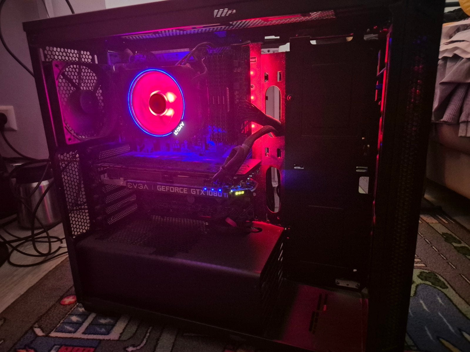 Gaming PC: Ryzen 7 2700X, 32GB, 3TB, GTX 1080Ti 11GB, 750W, Ophalen, Corsair (Behuizing), 32 GB, Zo goed als nieuw