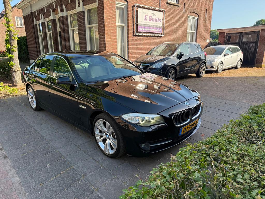 BMW 5-serie 523i High Executive AUTOMAAT LEER, Euro 5, Achterwielaandrijving, Gebruikt, 2000 kg