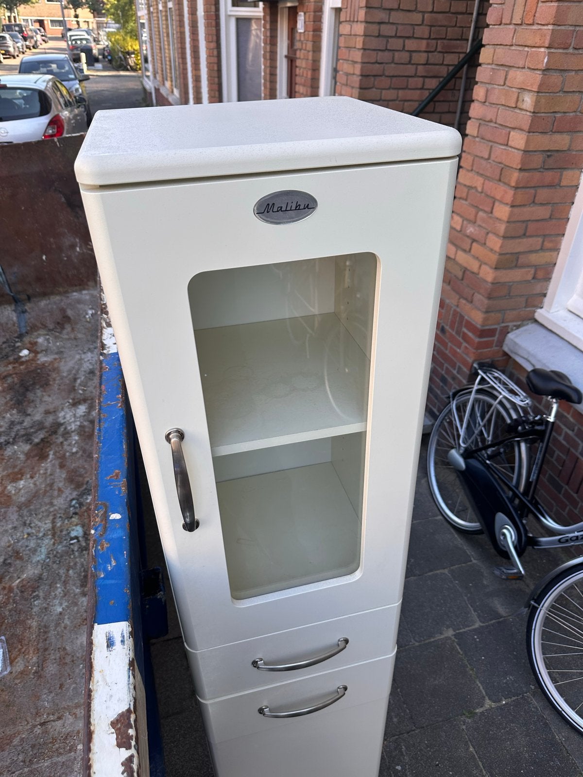 Hoge Malibu kast met glas en lades, 190x41 cm, Ophalen, Gebruikt