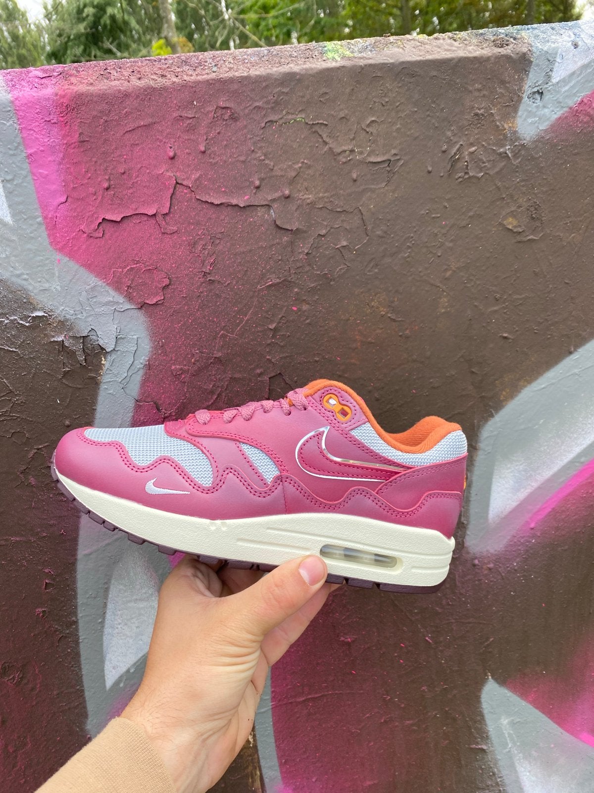 Nike Air Max 1 Patta 'Rush Maroon' (Maat 38), Ophalen of Verzenden, Nieuw, Rood, Sneakers of Gympen