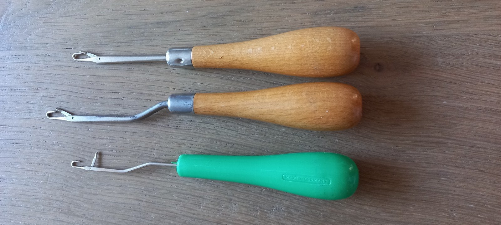 Set van 3 haaknaalden voor tapijtknopen of haken, Hobby en Vrije tijd, Ophalen of Verzenden, Gebruikt, Overige typen