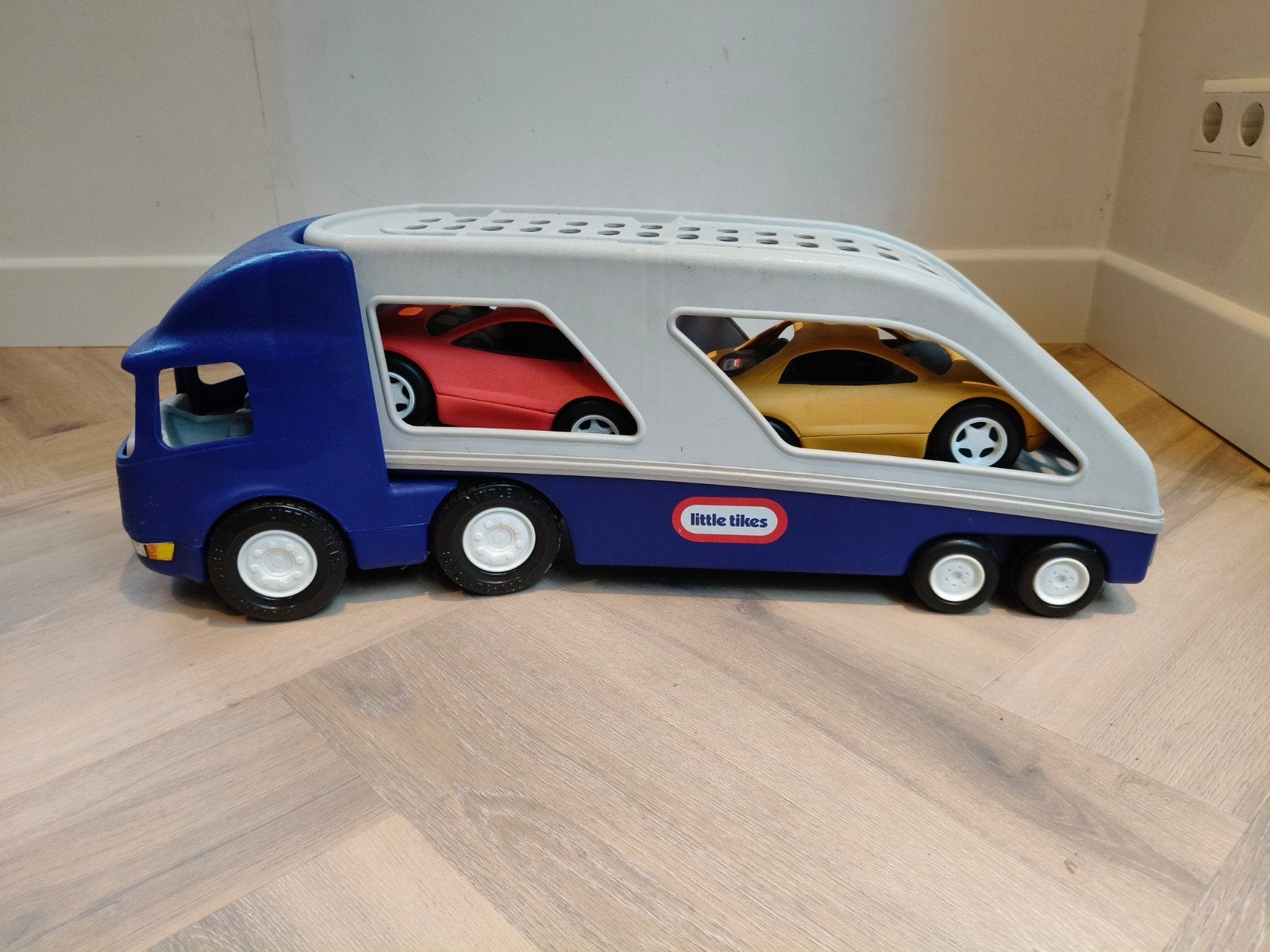 Little Tikes Autotransporter met 2 auto's, Ophalen, Gebruikt