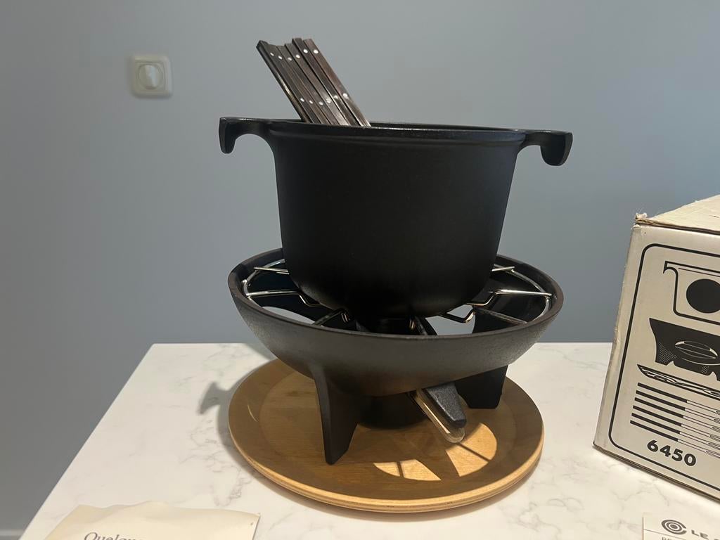 Le Creuset fondueset La Mama mat zwart als nieuw, Brander, Fondueset, Ophalen of Verzenden, Zo goed als nieuw