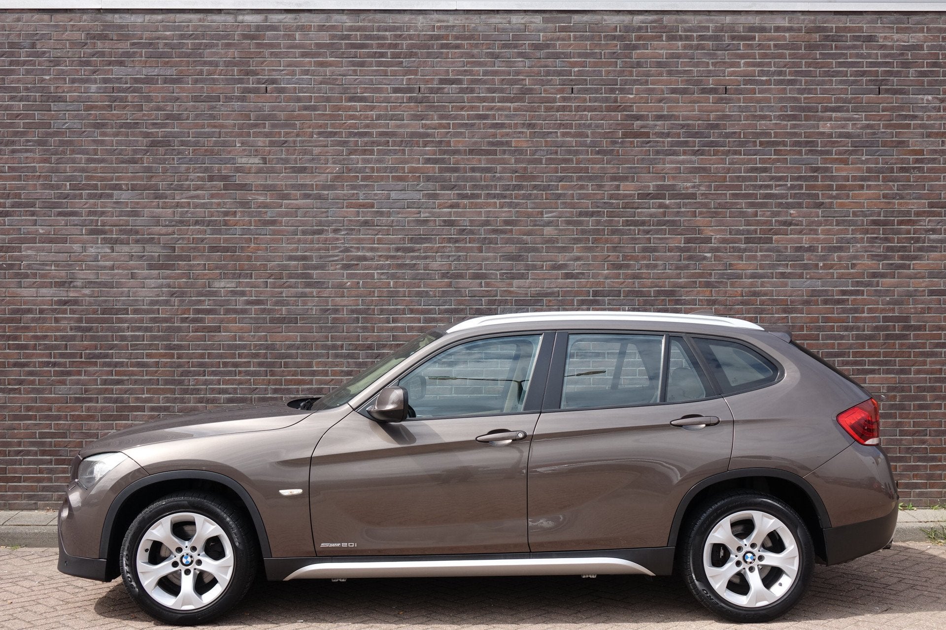 BMW X1 sDrive20i Business, leder, trekhaak afneembaar, navi,, X1, Euro 5, Achterwielaandrijving, 4 cilinders
