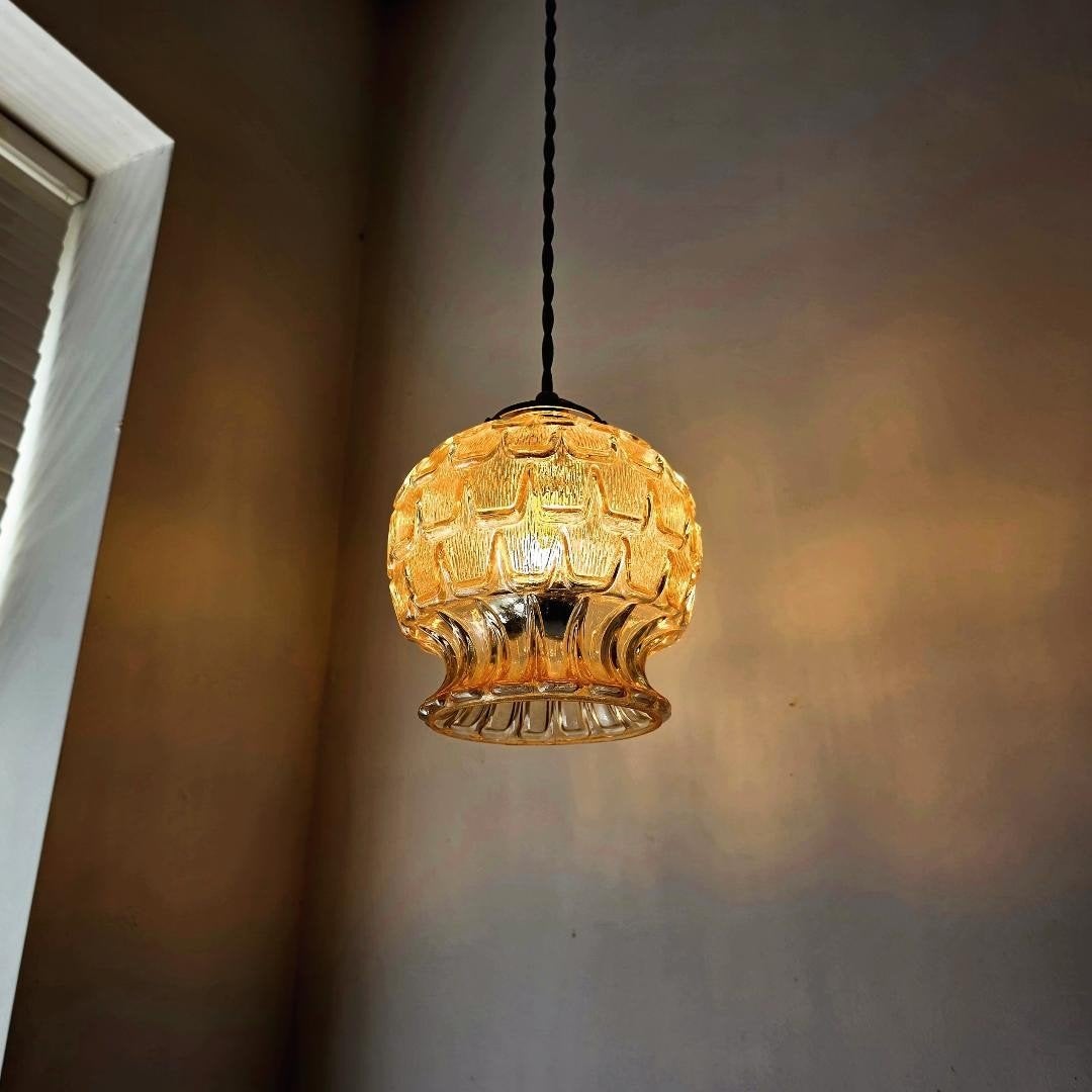 Vintage amberkleurige Mid-Century Modern glazen hanglampen., Ophalen of Verzenden, Glas
