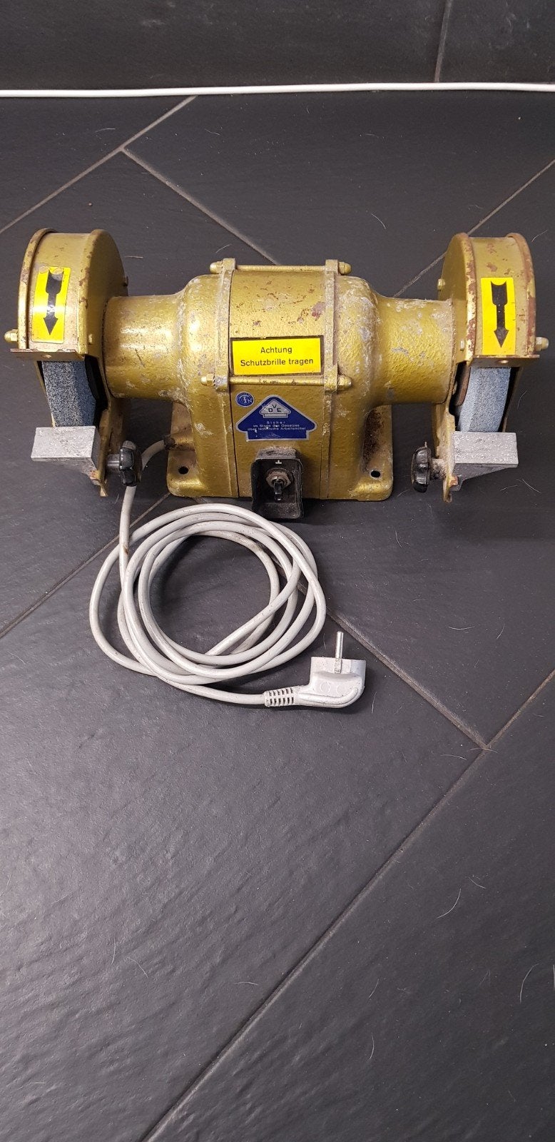 Robuuste werkbankslijpmachine - Ideaal voor diverse klussen, Doe-het-zelf en Verbouw, Gereedschap | Slijpmachines, Ophalen of Verzenden