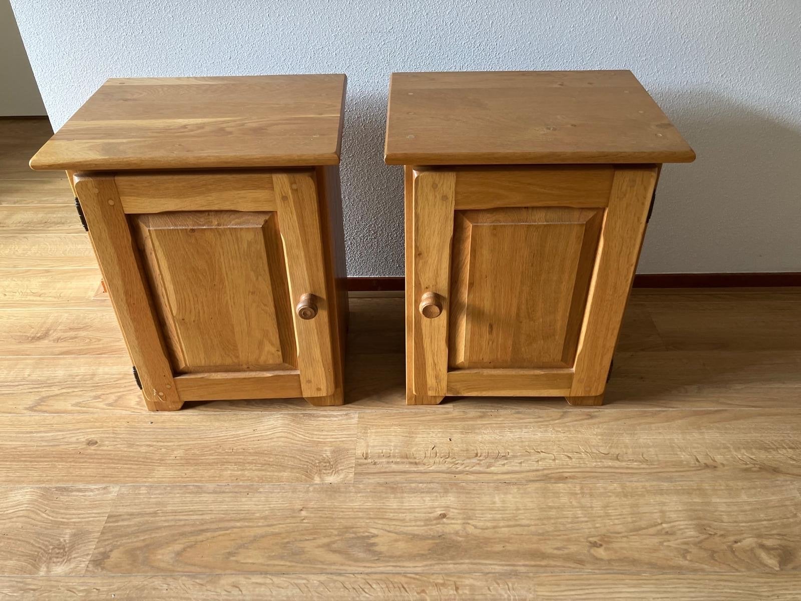 2 massief eiken houten nachtkastjes, Huis en Inrichting, Ophalen, Gebruikt, Minder dan 45 cm, Minder dan 55 cm