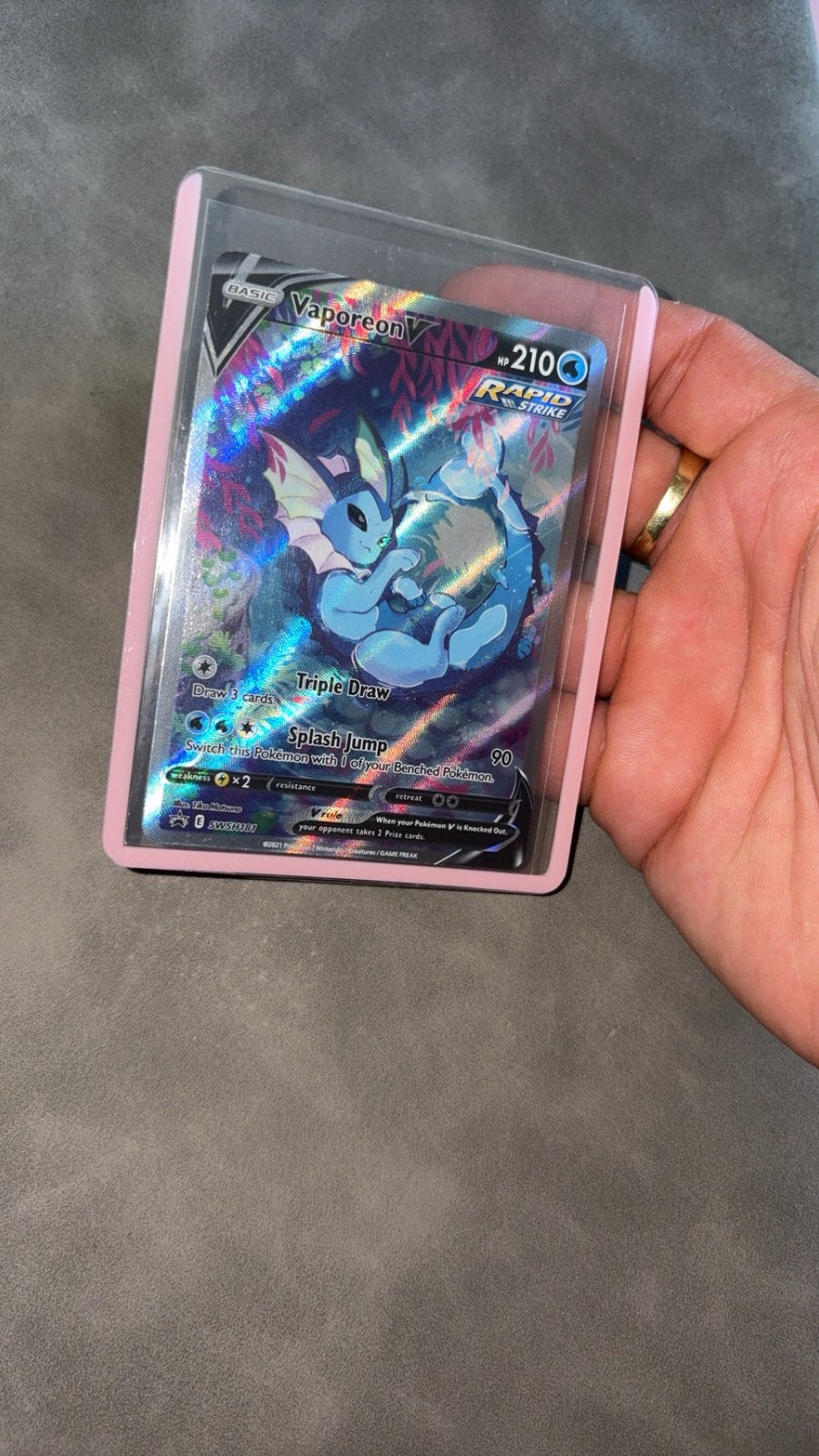 Vaporeon V full art promo SWSH181 pokemon kaart 2021 holo, Ophalen of Verzenden, Zo goed als nieuw