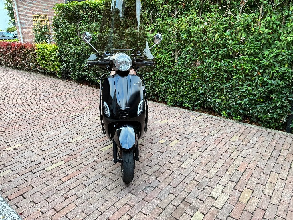 La Souris Sourini In top staatBj 2022 zwart€650., Ophalen, Maximaal 45 km/u, 49 cc, Zo goed als nieuw