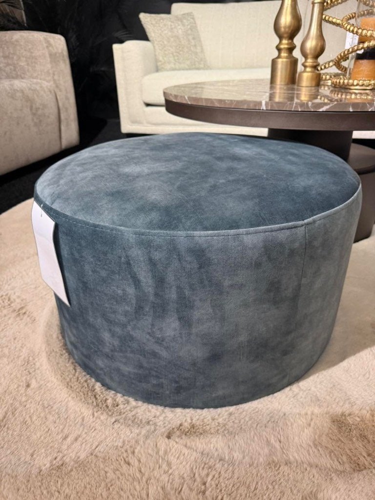 Ronde Hocker Renate, Ophalen, Wildeboer & dvd Weide, Stephensonstraat 72 Hoogeveen, Nieuw