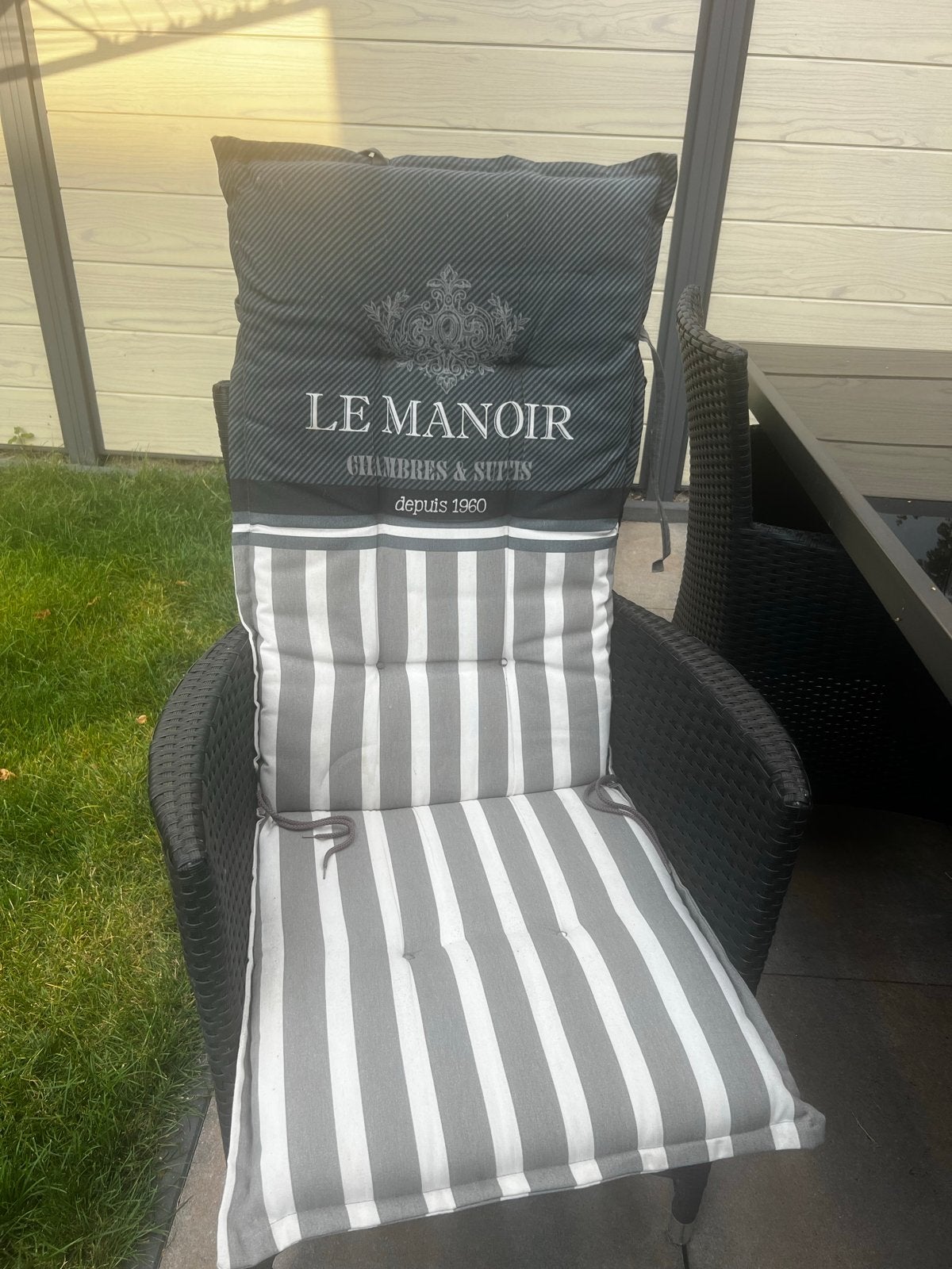 6x. Tuinstoelkussen Le Manoir gestreept grijs/wit, Ophalen, Gebruikt