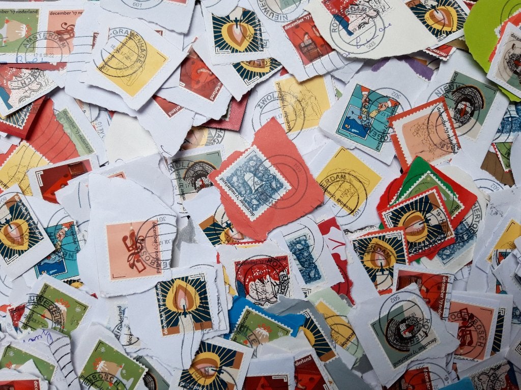Kilowaar 700 gram kerstzegels - decemberzegels 2017, Postzegels en Munten, Verzenden, Na 1940, Gestempeld