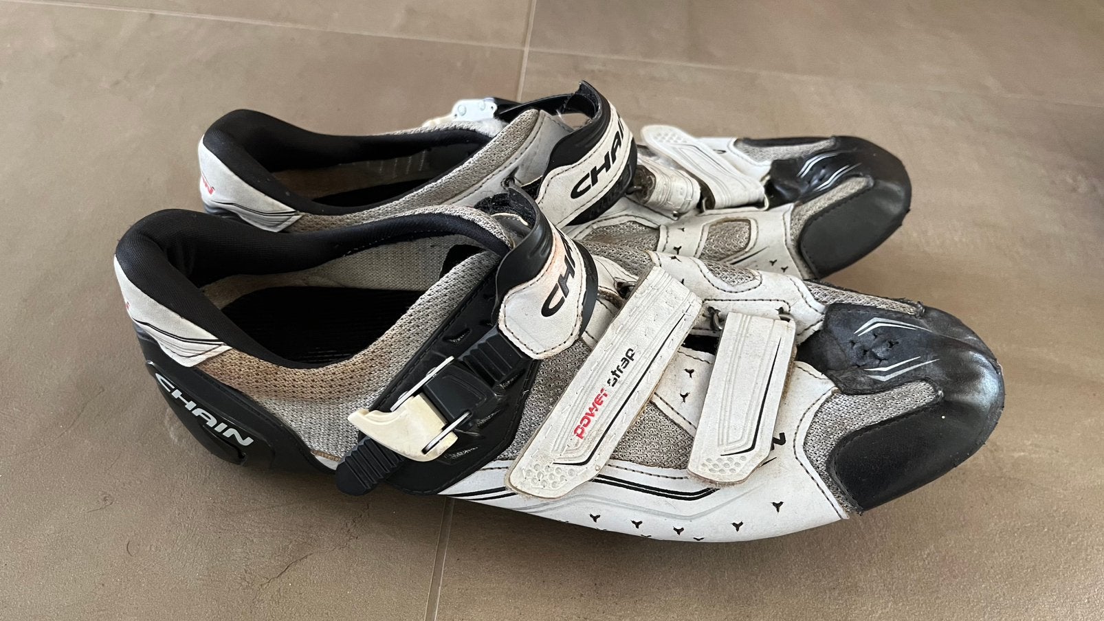 Chain racefietsschoenen maat 45 zwart wit full carbon zool, Ophalen of Verzenden, Gebruikt, Schoenen