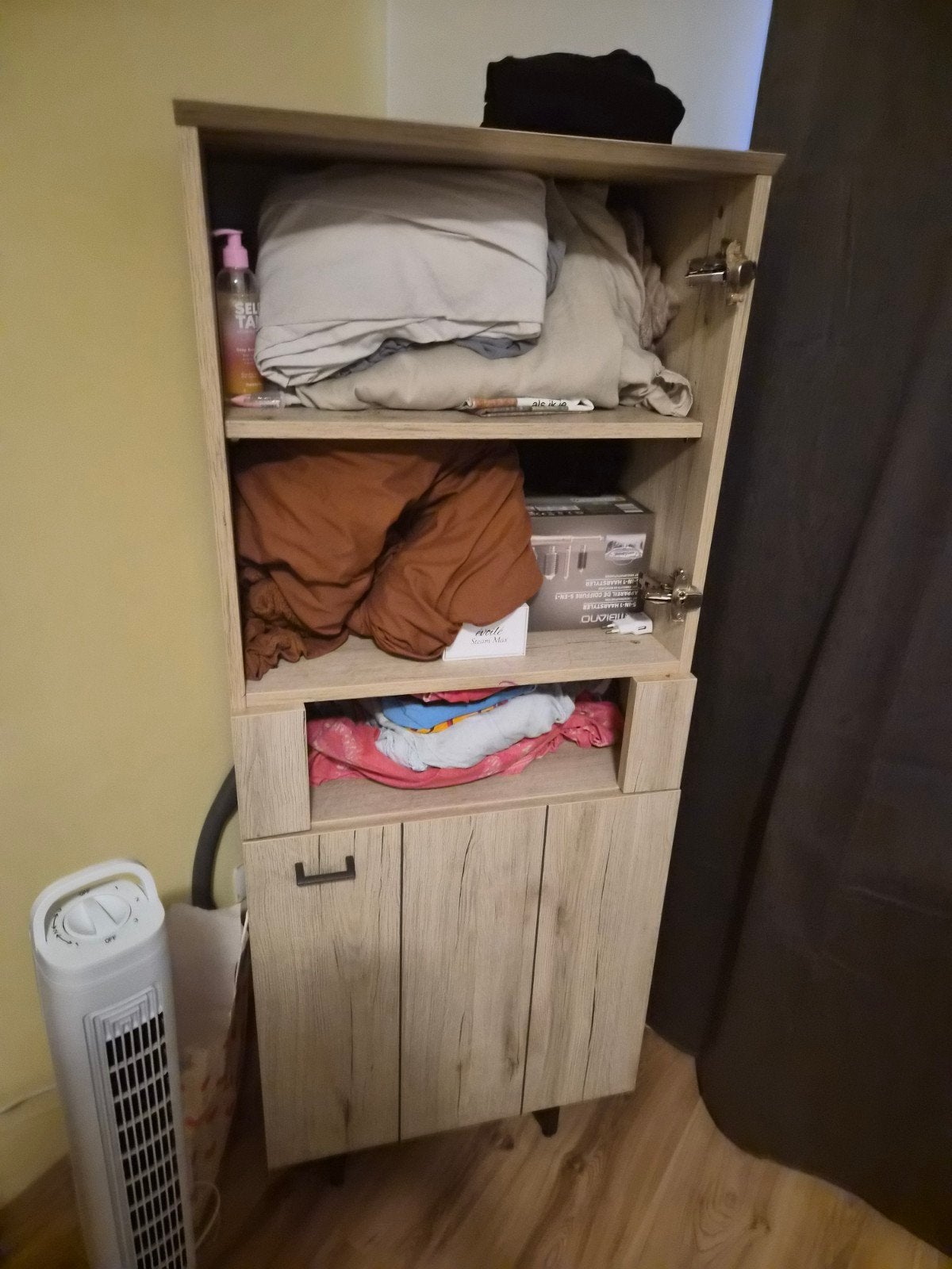 Kast met beschadigingen, deurtje intact, Ophalen of Verzenden, Gebruikt