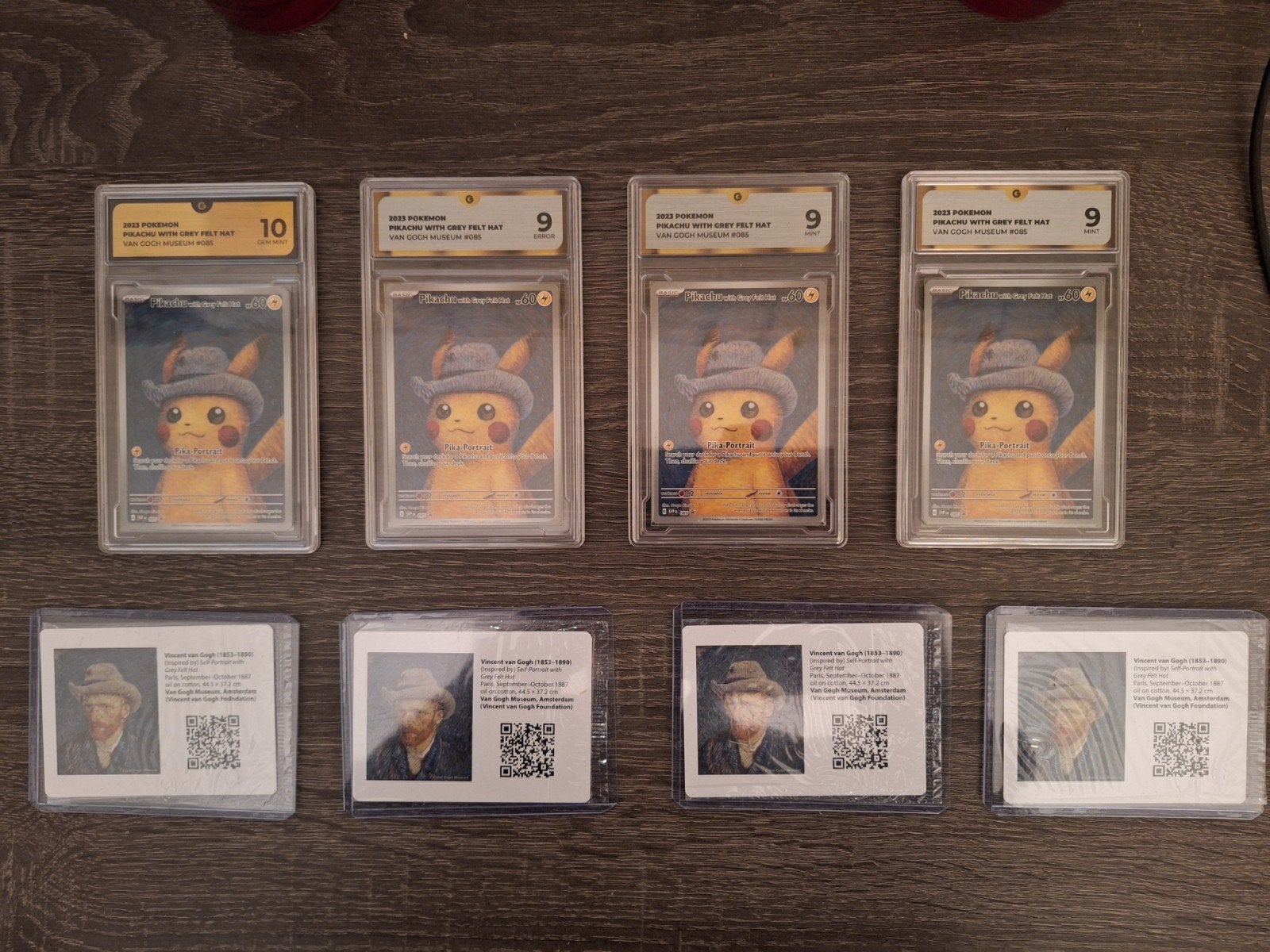 Pokémon Pikachu met Grijze Vilten Hoed. van Gogh. 10/9/Error, Ophalen of Verzenden, Nieuw, Meerdere kaarten