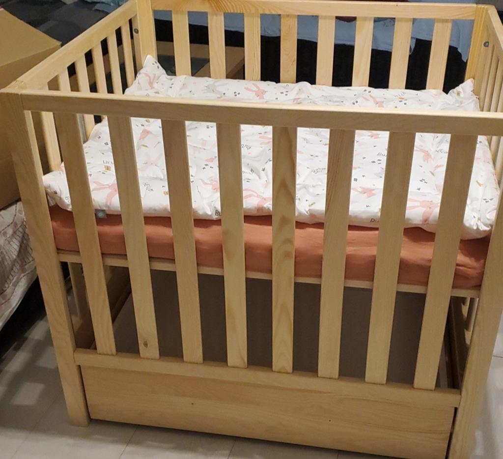Comfortabel boxmatras 75x95cm met hoeslakens en topper, Ophalen of Verzenden, Zo goed als nieuw, Ledikant