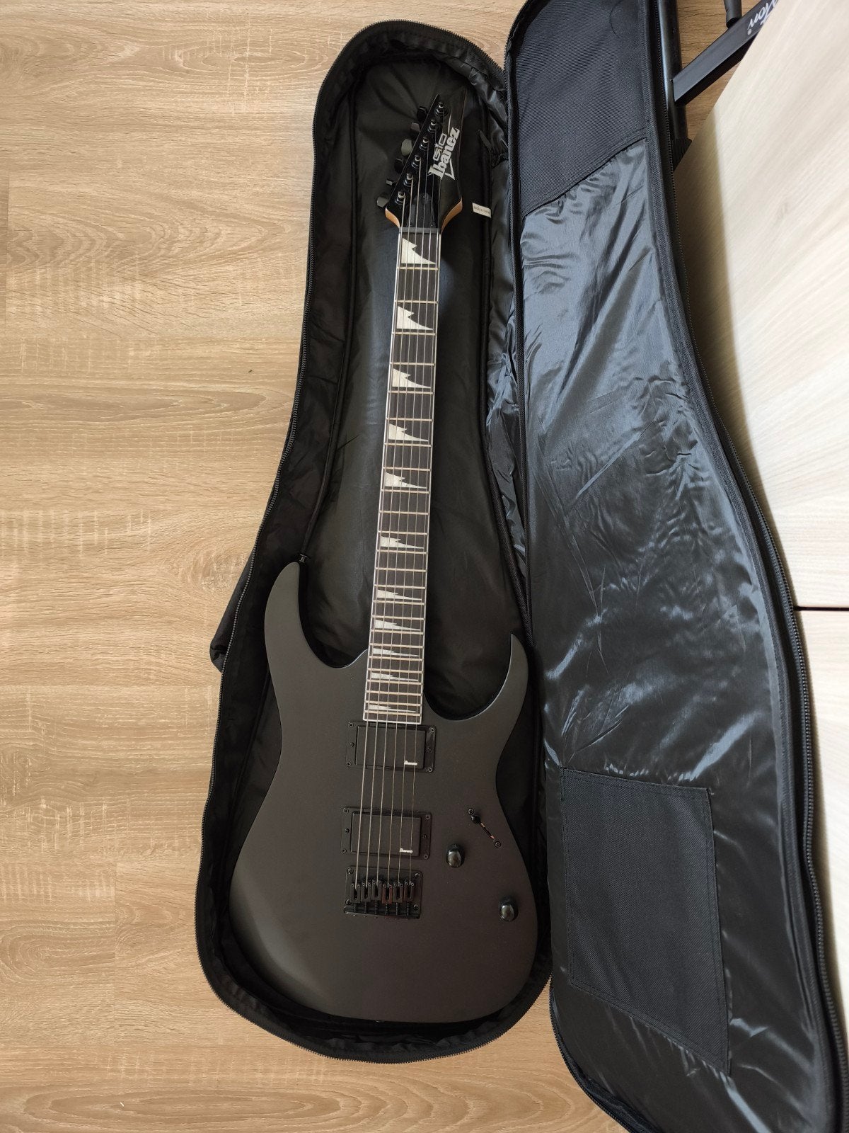 Ibanez GIO met Marshall MG15, Zoom G1X four  + accessoires, Muziek en Instrumenten, Ophalen, Ibanez, Met versterker, Zo goed als nieuw